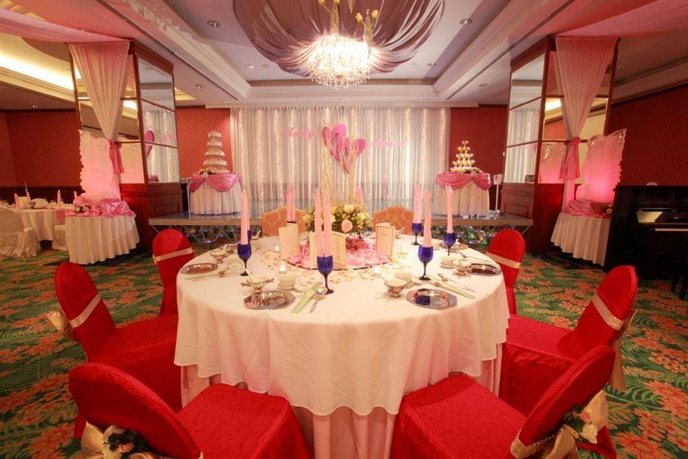 長榮桂冠酒店（槟城) 乔治敦 外观 照片 A wedding reception at a hotel