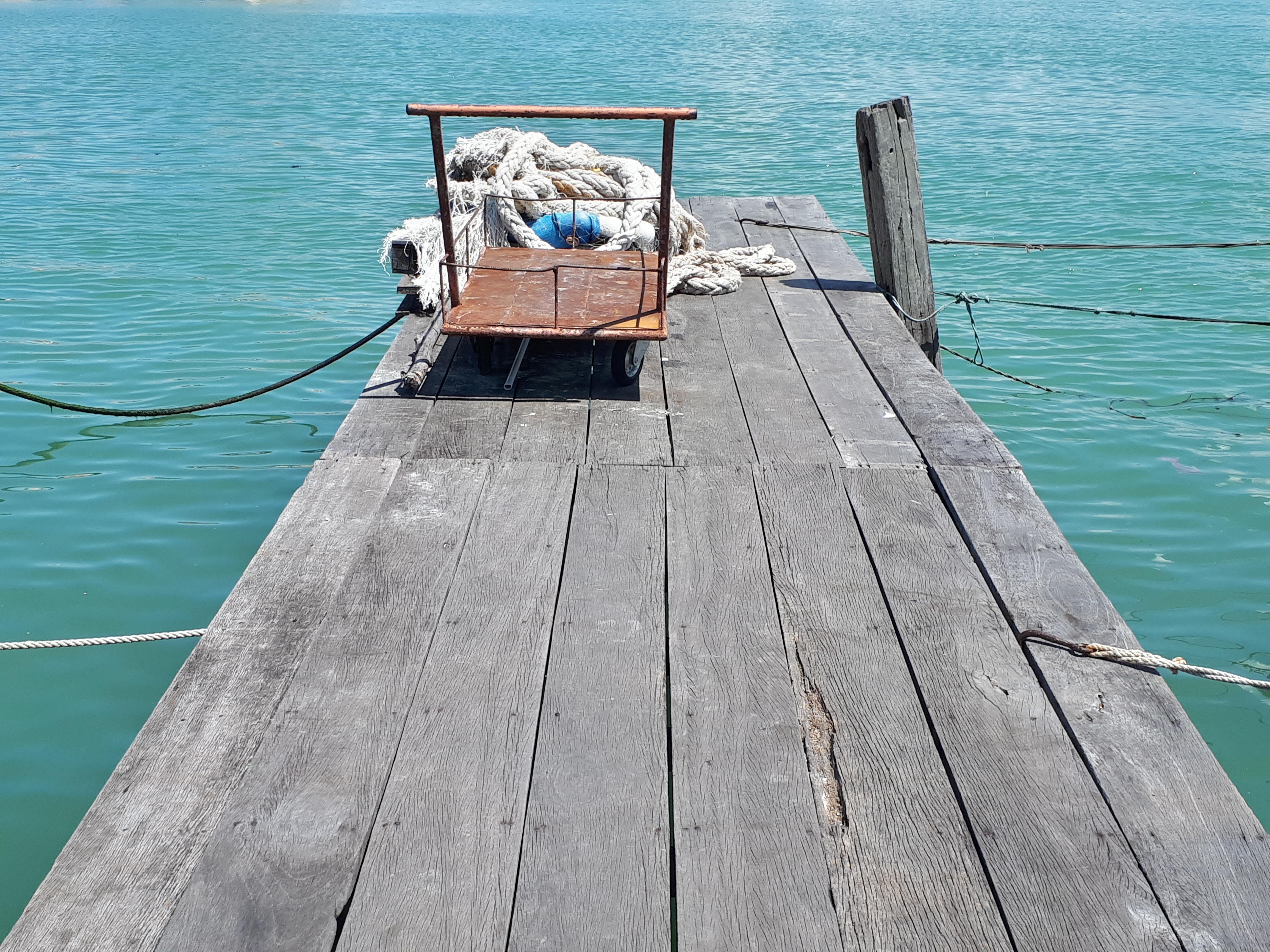 長榮桂冠酒店（槟城) 乔治敦 外观 照片 A jetty at the port of Chania