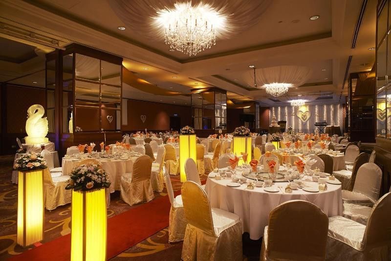 長榮桂冠酒店（槟城) 乔治敦 外观 照片 A wedding reception at the Mandarin Oriental, Kuala Lumpur